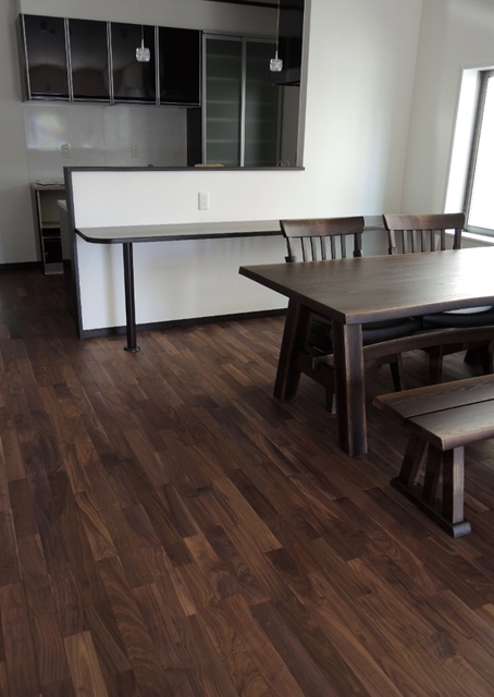 ウォールナット材の魅力とおしゃれな住宅実例15選SUVACO スバコ