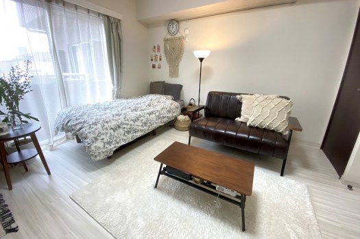 インテリア実例 シンプルでおしゃれな一人暮らしの１LDKコーディネートa.flat 風が運ぶ、自然の贈りもの -目黒通り・新宿・大阪梅田 グランフロント北館