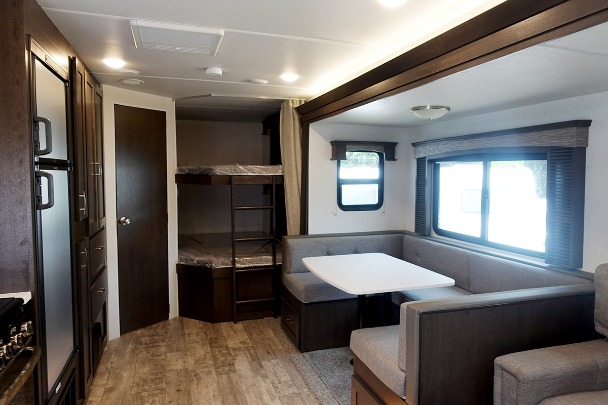 階段下収納 : 輪和建設の現場より