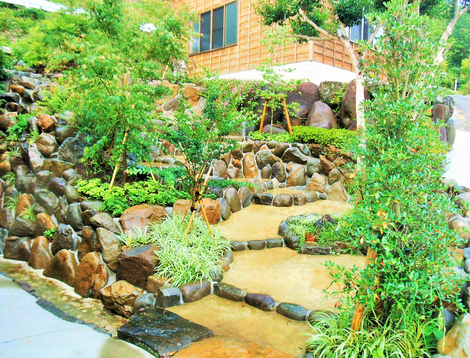 庭 傾斜地のおしゃれなインテリアコーディネート・レイアウトの実例RoomClip ルームクリップ