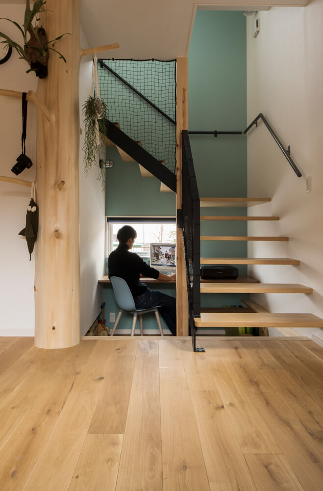 キッズスペースに書斎に、犬小屋。階段下は使い方いろいろ階段・2階ホール家づくりのアイデアReplan リプラン WebMagazine