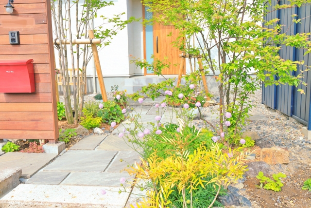 岐阜県多治見市 庭を解体して土留めブロックと駐車場の