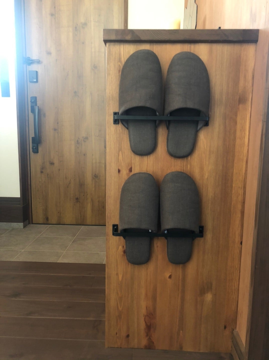 100均アイテムで玄関の収納グッズを作ろう！ 「スリッパラック&芳香剤ケース」by chiakiさんat home VOX アットホームボックス