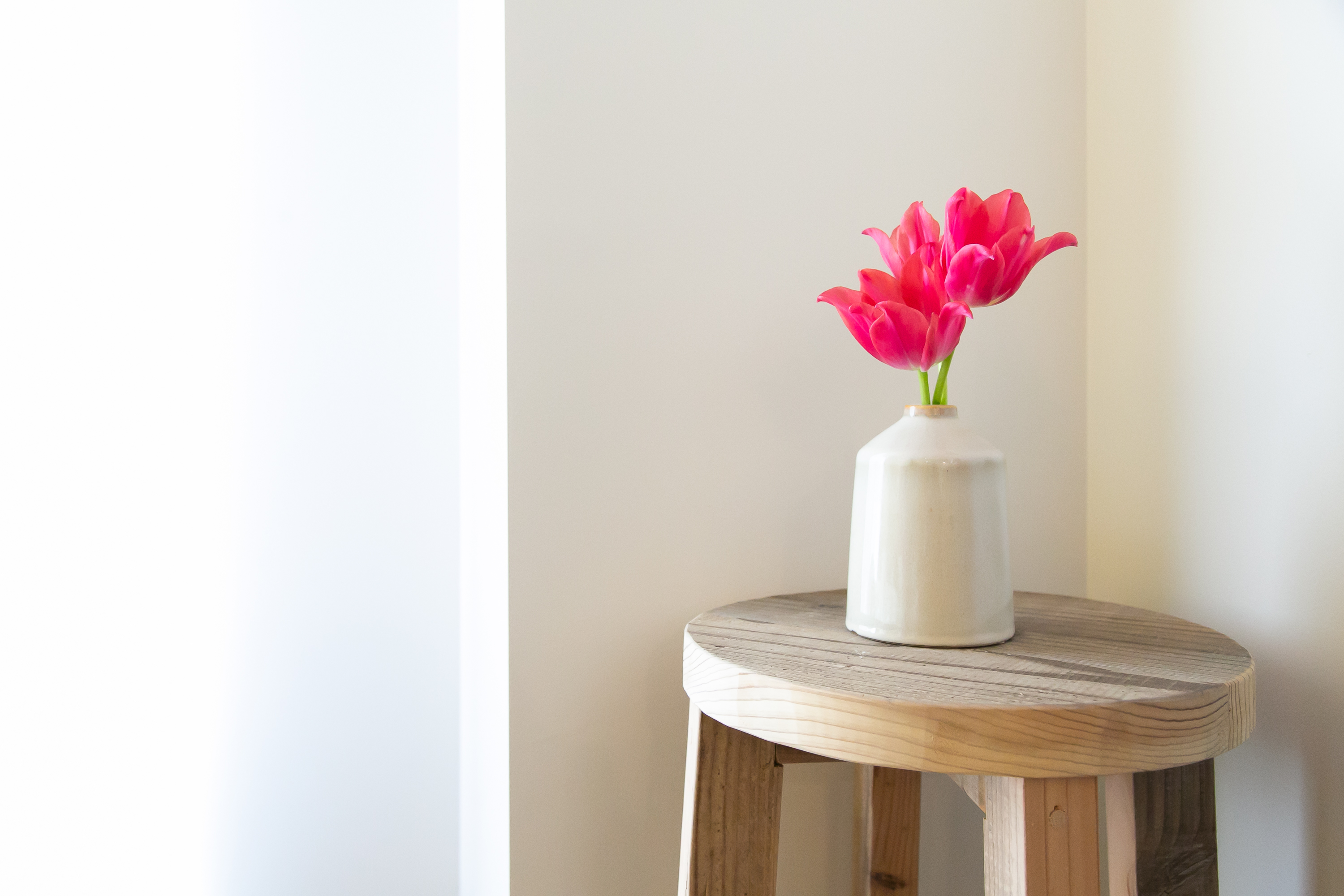 もうやめられない！花のある暮らしが当たり前になって感じる4つのメリットサンキュ