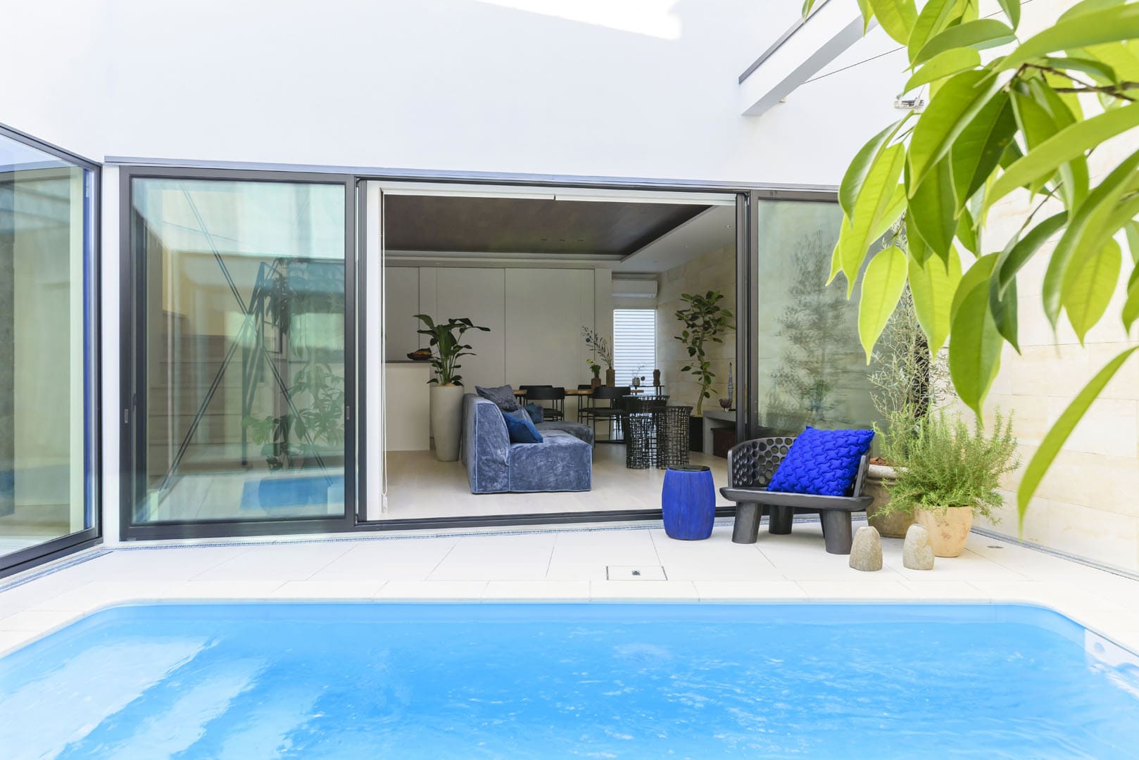 お庭に「水辺」をもたらす、プールのある家。高気密・高断熱・低燃費の家 株式会社ToCasa