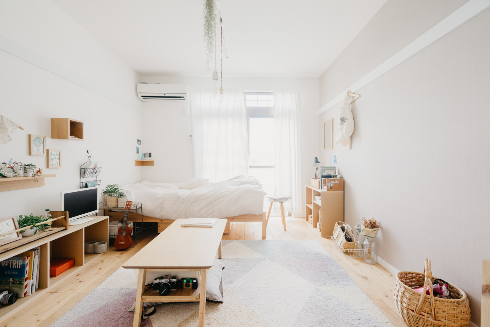 リビングをめぐる 3話目：したいことと、やめたこと。大きなテーブルとソファで過ごしたくて スタッフ一瀬- 北欧、暮らしの道具店