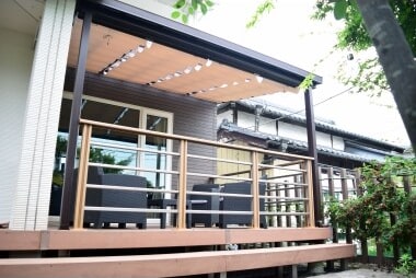 屋根付きウッドデッキ施工工事ウッドデッキ・フェンス施工会社 リーベワークス│ハードウッドの施工はお任せください