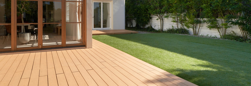 ウッドデッキが欲しい！価格相場や設置費用はどれくらい？SOTOHANコラム外構工事・エクステリア工事相場価格がわかるサイト