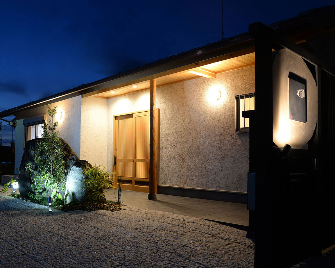 和風の玄関をおしゃれにしたい！扉や内装、インテリア、照明などにできる工夫を解説SUUMOお役立ち情報