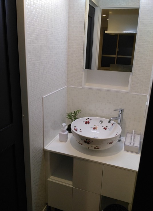 Amazon.co.jp: スキマパッキン 洗面台 隙間ガード 63cm長2本セット 隙間パッキン 洗面台 すきまパッキン 裁断可能 水はね防止 掃除ほこり 落下防止 洗面化粧台 洗面台 横 隙間 浴室用 シザース付属さ ブラック: ホーム＆キッチン