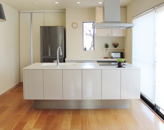 キッチンの増設でより快適な暮らしに！リフォーム費用や注意点を解説リフォーム・修理なら リフォマ