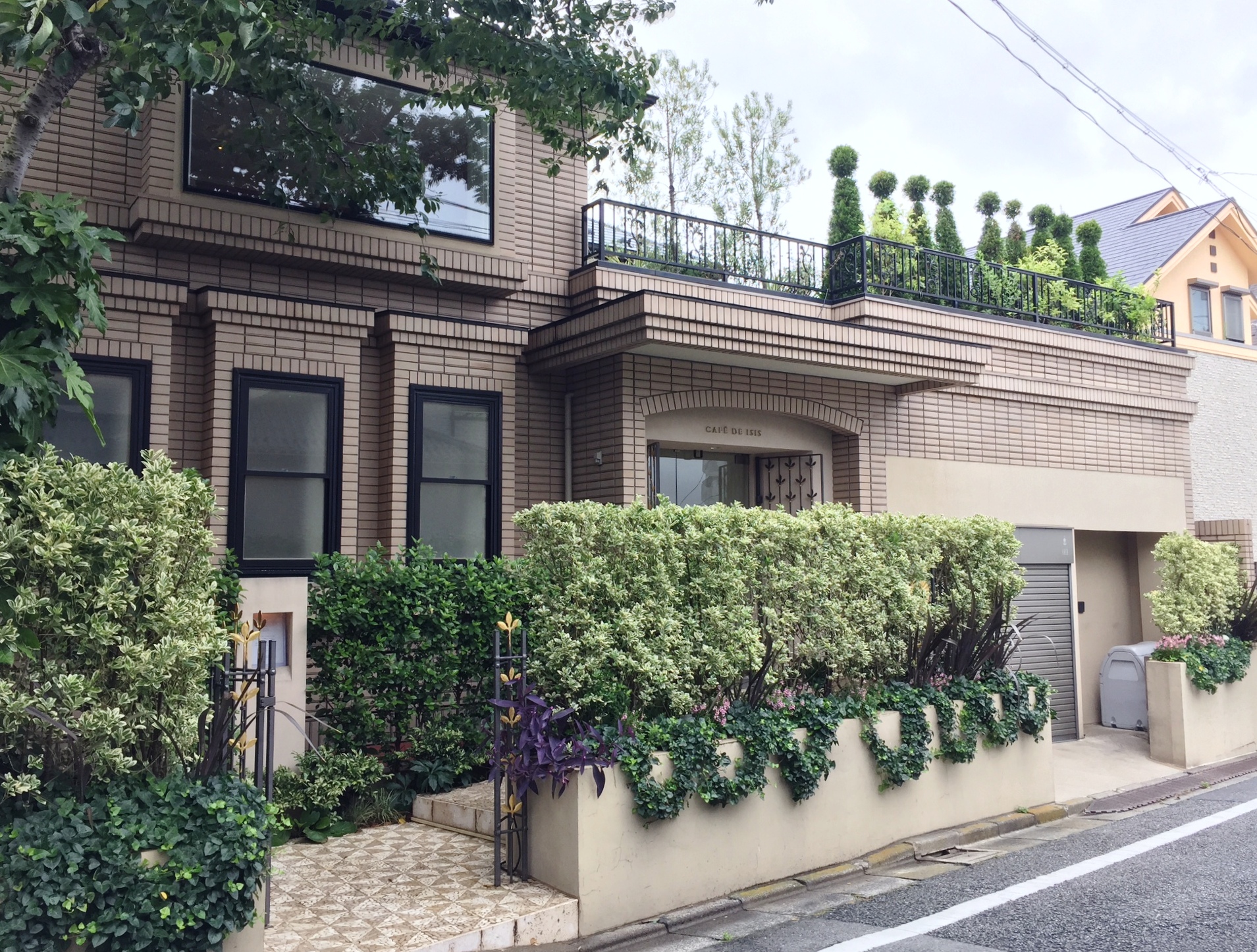 おしゃれに目隠しをするなら庭に木を植えよう！おすすめの木もご紹介群馬県高崎市の株式会社balance-g