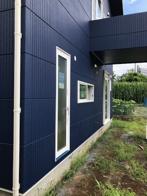 外壁塗装で住まいを紺色 ネイビー に！オシャレで爽やかな施工事例２０選外壁塗装ジャーナル