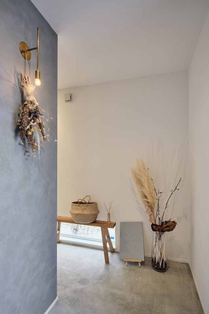 飾るだけで開運♡玄関におすすめのポスターとその理由とは？KOZブログ