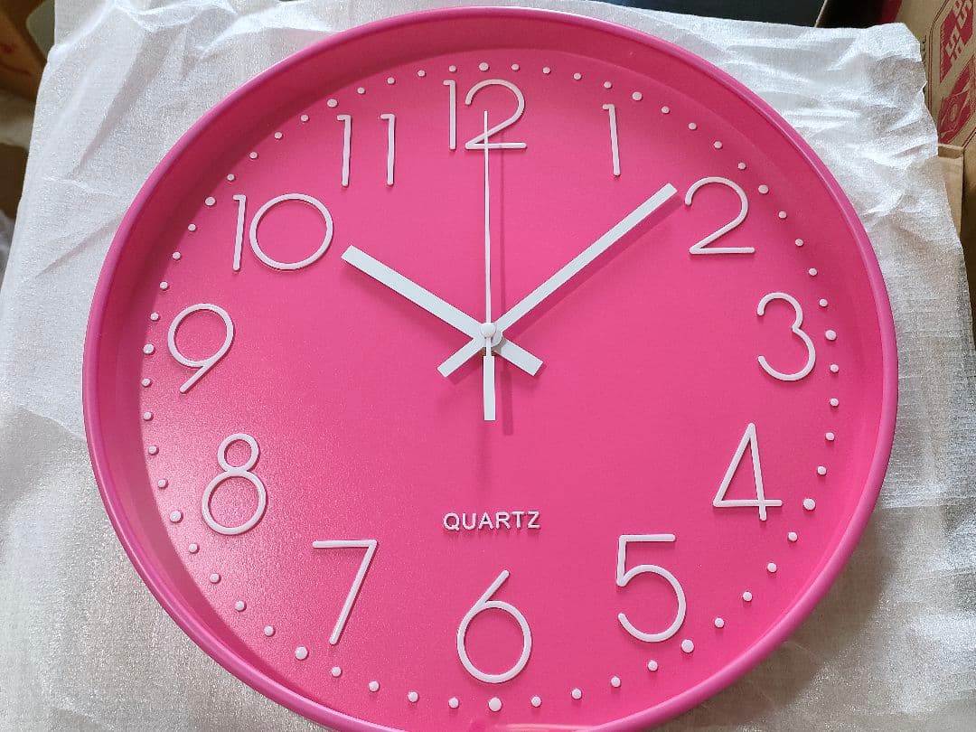 電波時計 大人可愛い♡キュートなピンク色キラキラガラスタイルの壁掛け時計 掛け時計・置き時計 tile-happy 通販17838506Creema クリーマ中古 置き時計・壁掛け時計 ピンク デザイン腕時計 「ちいかわ」