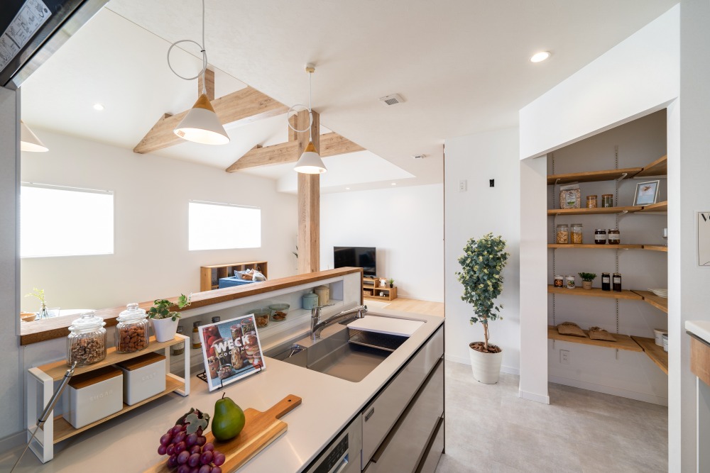 勾配天井×ロフト×吹き抜けで開放感抜群な平屋GRACE HOME