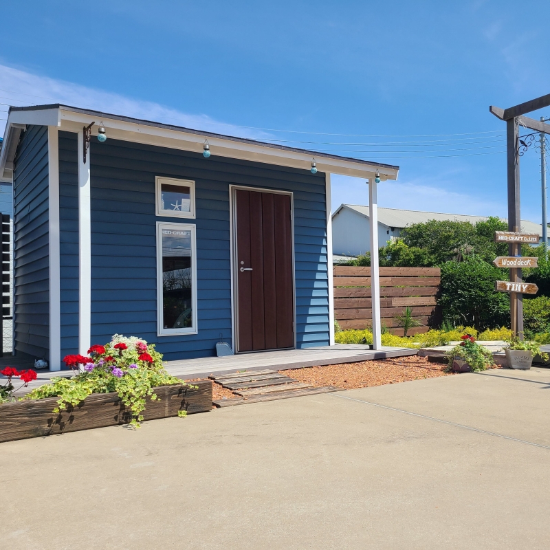 Amazon.co.jp: 小さな家、タイニーハウスキット木製の小さなホーム ミニチュア キット - 木製の部屋装飾タイニーハウス 構築セット、工芸用家具付きミニチュアハウスキット : おもちゃ