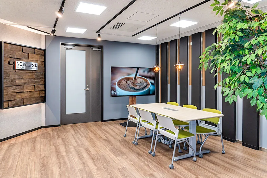 カフェ風オフィスのデザイン事例 - 株式会社ワーク