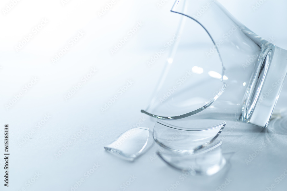 プロが教える グラスが割れてしまった！正しい処理方法と捨て方 – 下町でつくるガラス雑貨 トミガラス公式オンラインショップ