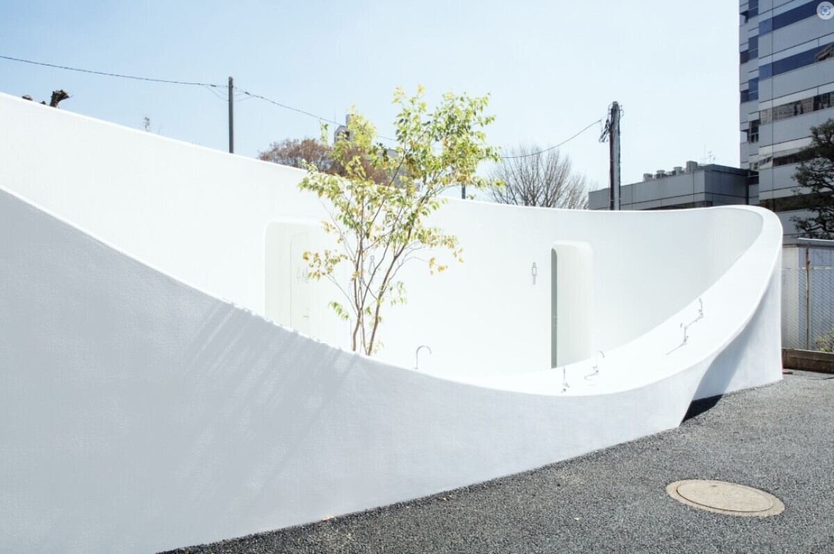 エスクリの内装ステキな店？？コーナー 阪神高速尼崎パーキングの 謎におしゃれな公衆トイレ 自動販売機とトイレとちょっとしたスペースしかないパーキングに潤沢な予算をかけはったんでしょうキレイなサービスエリアお洒落なサービスエリアパーキングエリア