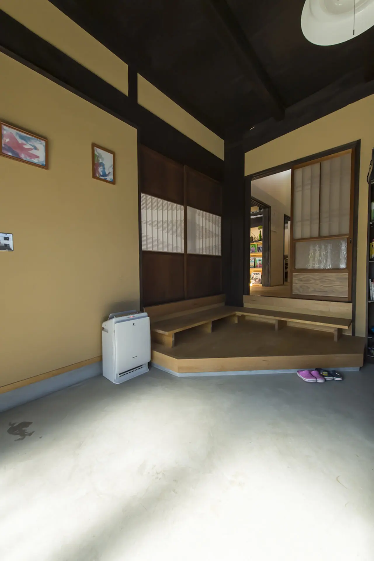 古民家の土間を復活！ 伝統的な“三和土土間”をつくる ２泊３日の古民家リノベーション合宿「colocal コロカル」ローカルを学ぶ・暮らす・旅する