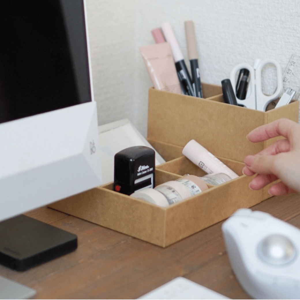 ダイソーで十分だね。「お助け本棚」があれば、ごちゃつく棚の収納スペースが2倍になるんだマイ定番スタイルROOMIE ルーミー