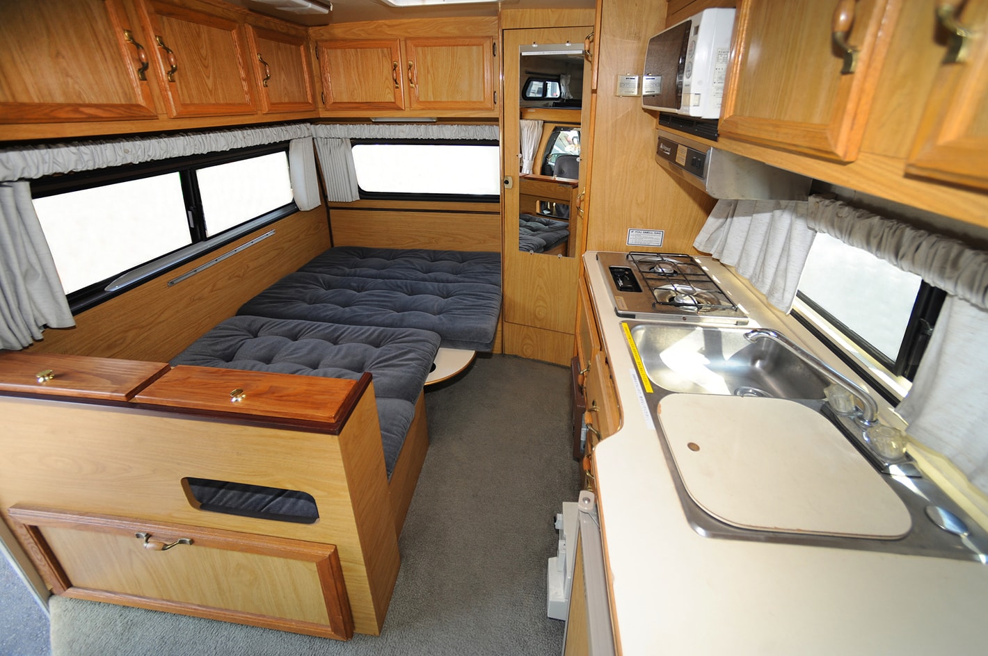 室内がログハウスのようなキャンピングカー！ TRIPシリーズの最新キャブコン「Drtve TRIPLOGBASE ダルビィ・トリップ・ログベース 」 ダイレクトカーズ Vol.22 車のカスタムパーツ カー用品MOTA