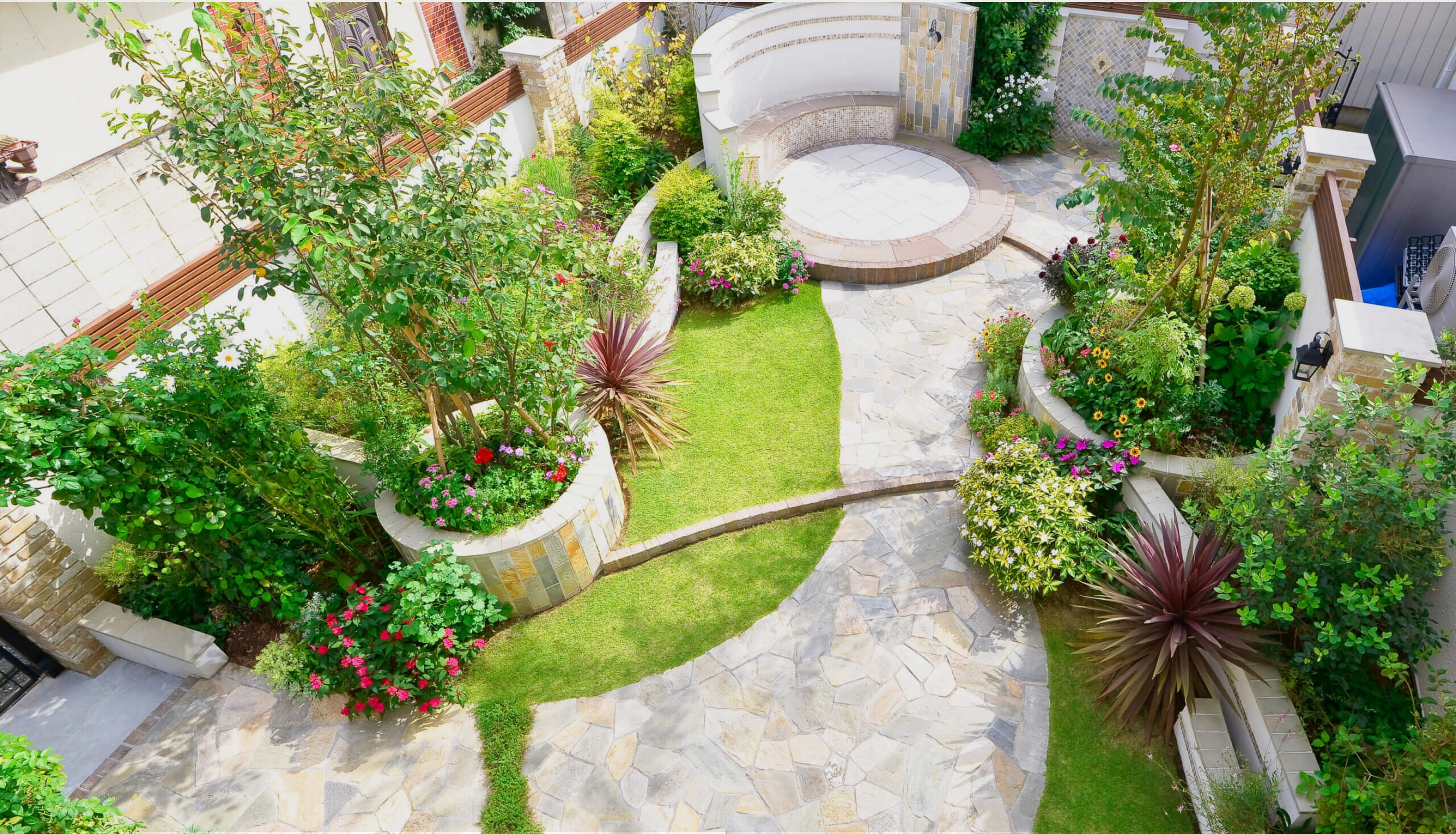 お手入れを楽にしたガーデニングスペース施工事例名古屋の外構・エクステリアは東邦ガスグループの邦和グリーン機能性を兼ね備えたデザインをご提供