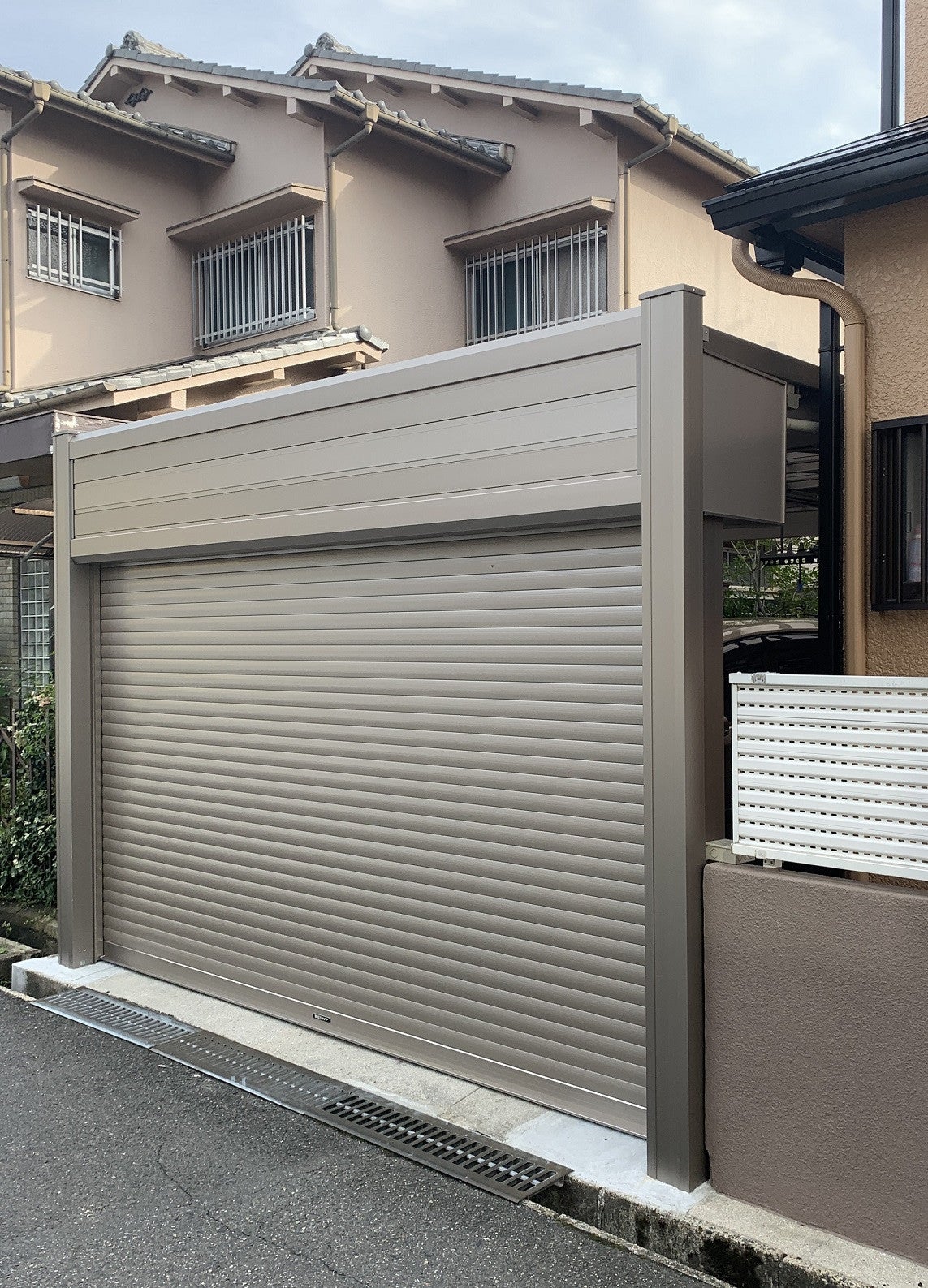 LIXILカースペースシャッター・ハンガーゲート・車庫・ガレージ