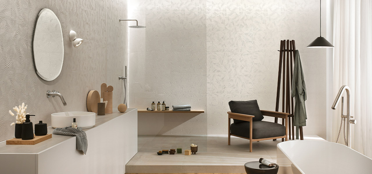 LIXIL リクシル 公式最強の壁「エコカラット」って？ 内装壁タイル「エコカラット」とは、こんな壁材があったらいいなの理想を詰め込んだ壁タイル。・美しく自然の素材感を生かした壁材 ・調湿機能 ・脱臭機能 ・お手入れかんたん ・デザイン豊富 いいとこ取りの