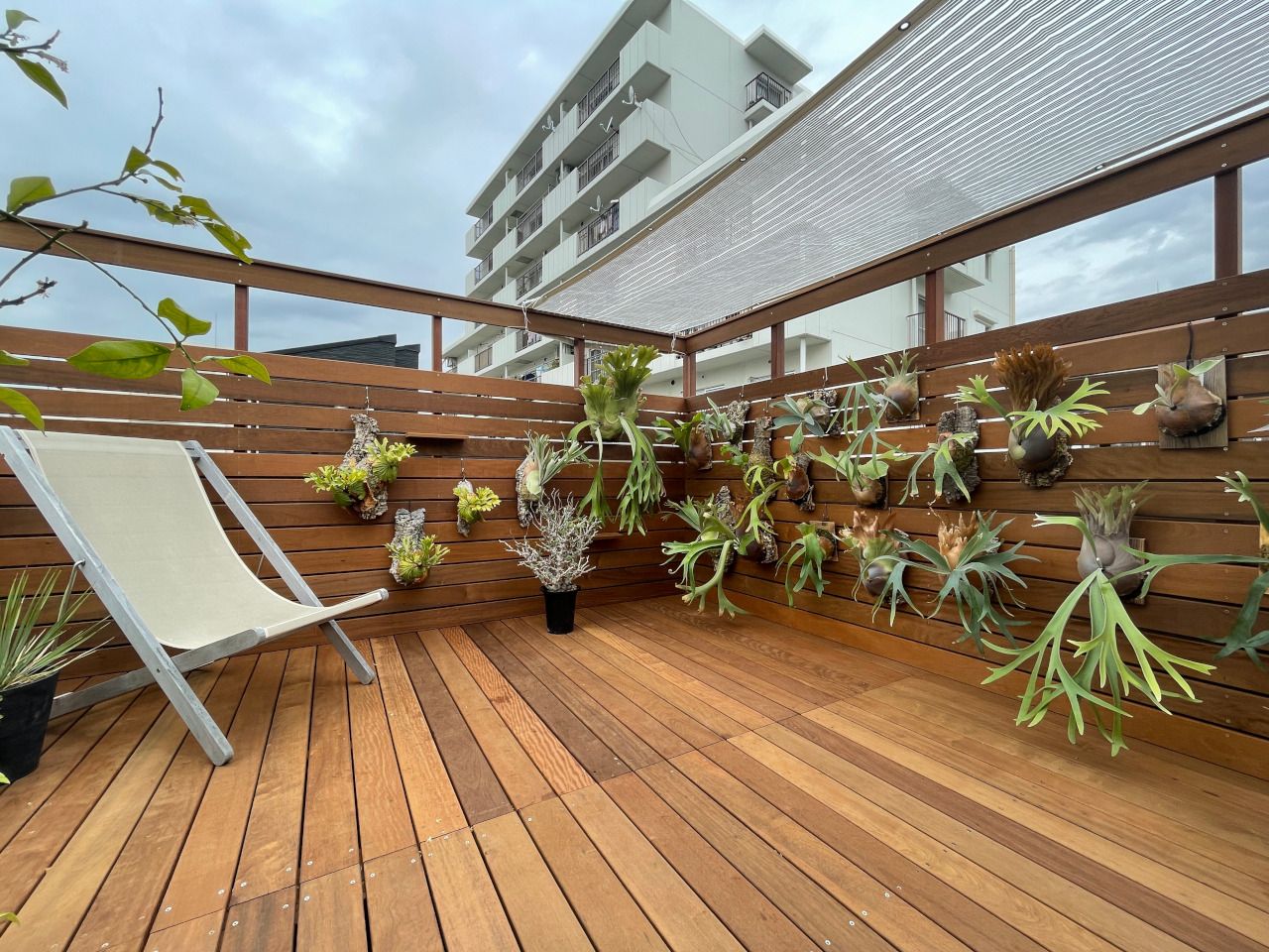 施工事例 屋上ウッドデッキの保守 防水工事 リフォーム 大阪 関西ホームズ株式会社 リフォーム110番