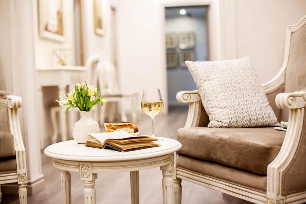 6,387 アンティーク 部屋 High Res Illustrations - Getty Imagesアンティーク 壁, アンティークインテリア, 書斎