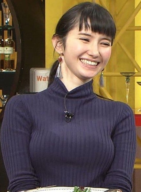 市川紗椰 撮影中ノーブラで乳首が…！ : 画像ナビ!