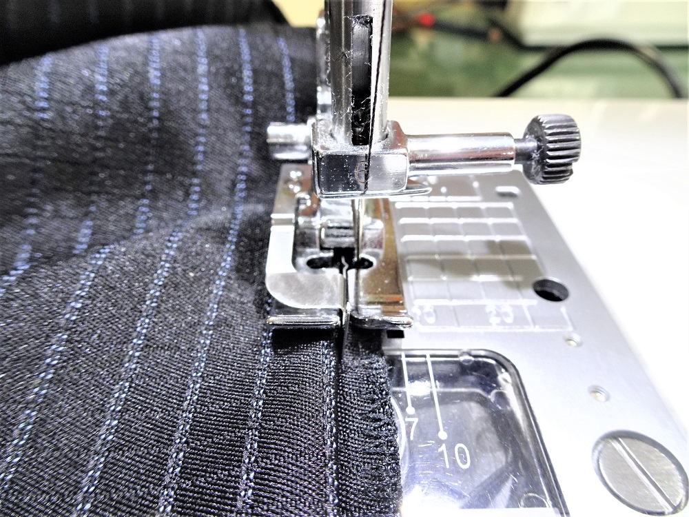 カーテン すそ上げ テープ 45mm幅×2m巻 2個セット カーテン すそ直し アイロン接着タイプ 簡単 すそあげ すそ上げ すそなおし 裾上げ裾直し 直し リサイズ レース 長さ 調整 丈つめ 丈直し雑貨イズム