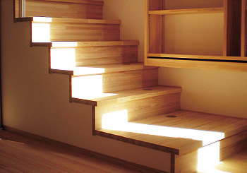 プレカット対応木製階段材 TADA自然の温もりを世界から 建築資材販売株式会社ナガイ