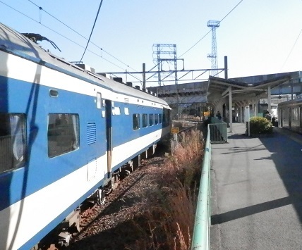 小田急と交わる南武線“ナゾの終着駅”「登戸」には何がある？ 多摩川の近くにどうして“国民的ロボ”が… |