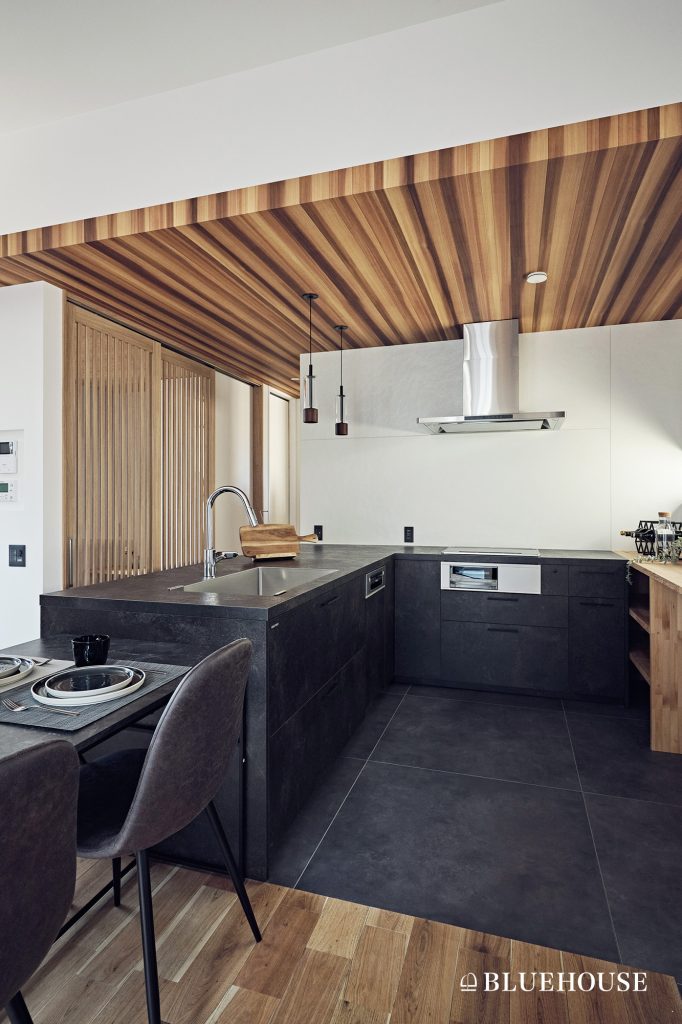 土間のあるキッチンのおしゃれな間取り事例メリット・デメリットや後悔を防ぐポイントも解説注文住宅ブルーハウスデザイン・性能・リゾートライフ、愛知、名古屋、豊橋、豊川、岐阜ならお任せください