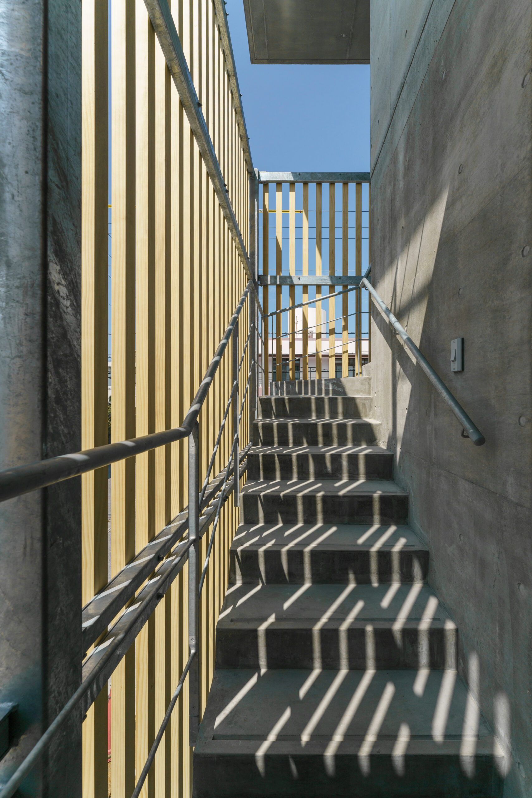 外装ルーバー非住宅・施設 施工事例ギャラリ