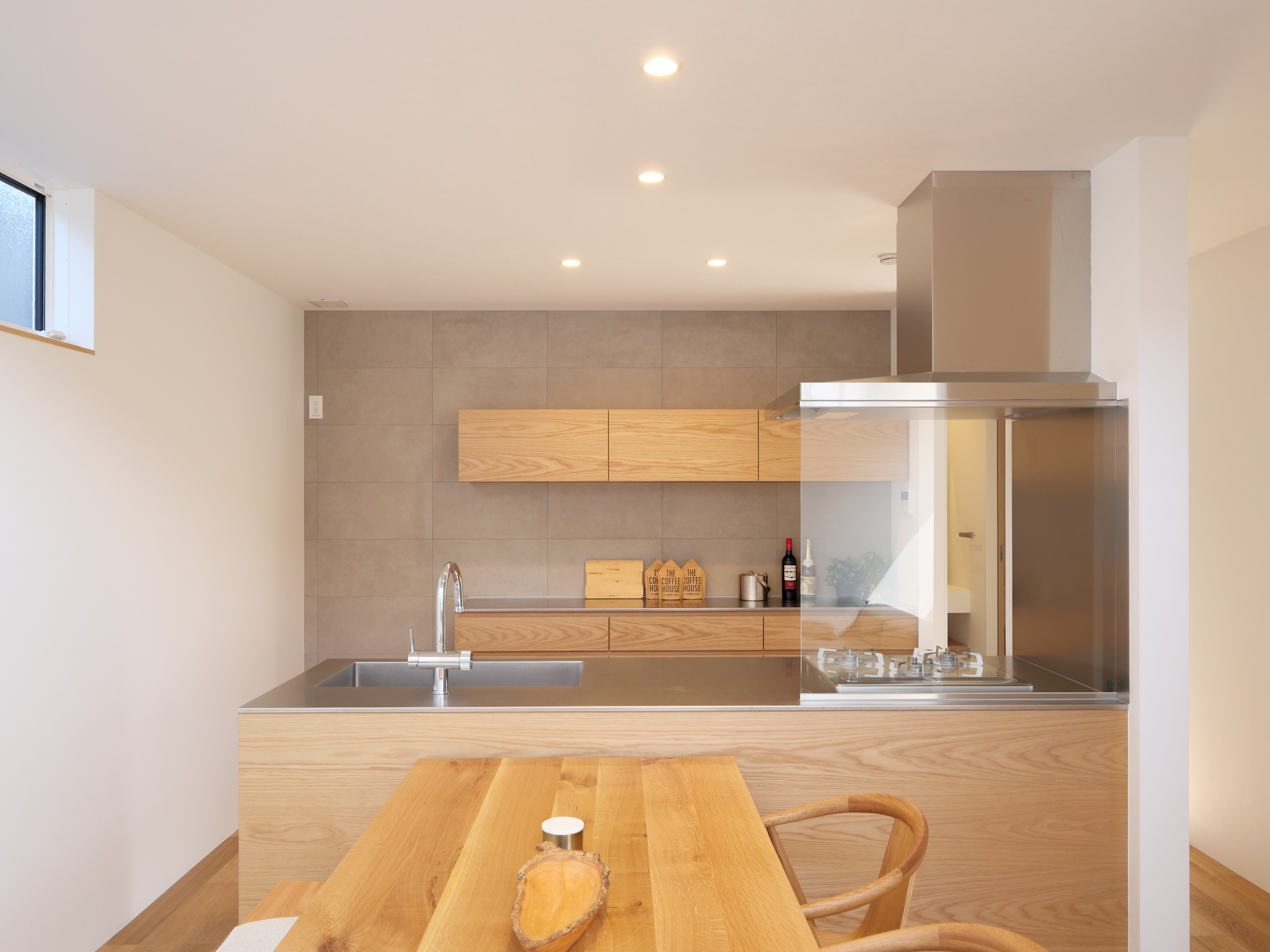 吹き抜けがある高級感あふれる狭小住宅 68東京の狭小住宅・注文住宅・アパート建築なら武蔵ホーム