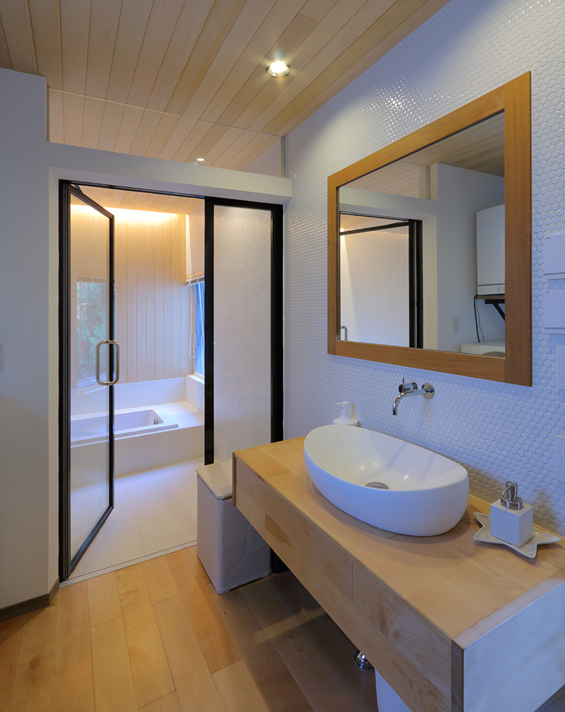 個性的なのに使いやすい！おしゃれなデザインの国産キッチン用シングルレバー混合栓