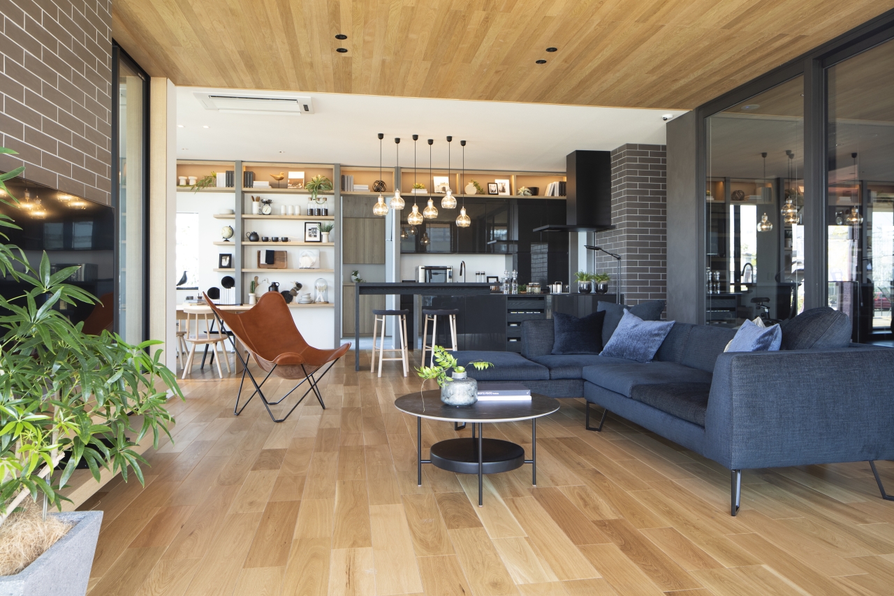 ナラ・オーク無垢材を使用した家具で統一した北欧風なナチュラルコーディネート事例をご紹介』