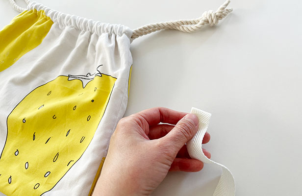 直線縫いのみ!初心者さんにもオススメな簡単かわいい巾着トートバッグの作り方 - 縫いナビ 生地のマルイシ