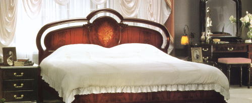 ヴィンテージorアンティークソファで外国気分を味わおう♡