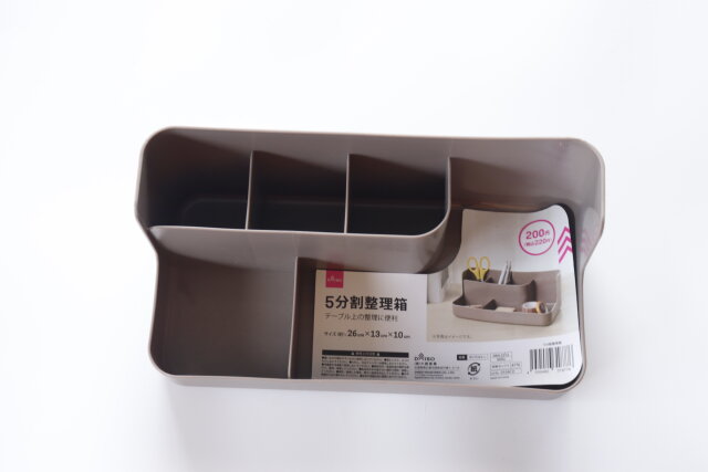 写真で紹介 100均グッズでデスク周りをスッキリ整理 - 日本経済新聞