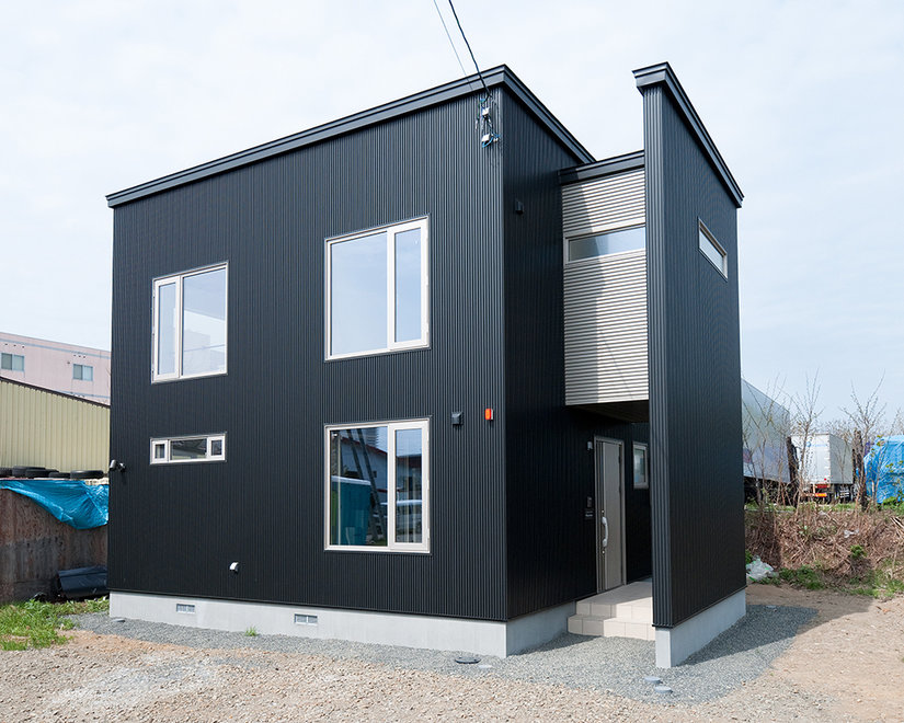 渡り廊下 二世帯の生活を中庭が繋ぐ大東の家- その他事例SUVACO スバコ