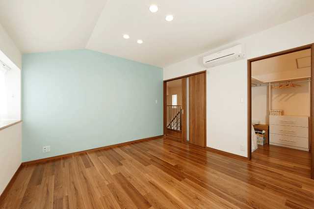 パステルカラーが可愛らしい、おしゃれな子ども部屋 アクセントクロスやウォールステッカーで、 オリジナルの空間にデコレーションしています .@selcohome セルコホームselcohomeカナダ輸入住宅輸入住宅デザイン住宅家づくり注文住宅自由設計エコ