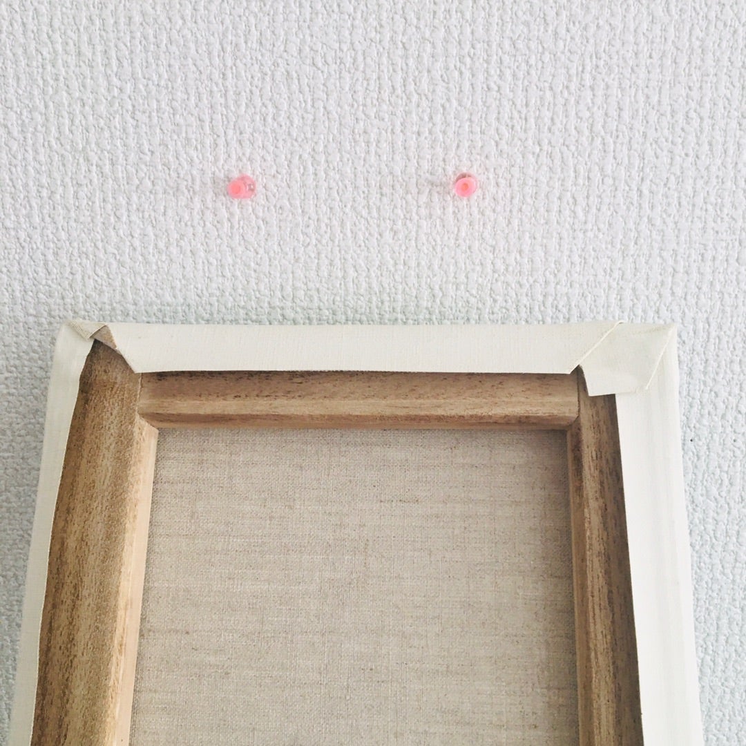 賃貸でも大丈夫！壁を傷つけずに絵を飾る方法を解説thisismedia