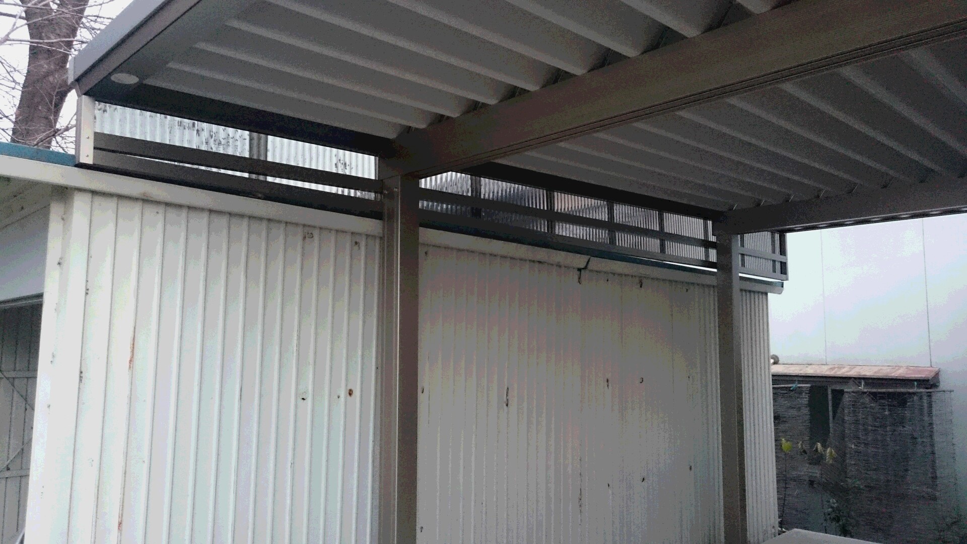 カーポート 雨と陽射し 横俯瞰SIGdeSIGn-CGシグデザインCG素材画像制作販売