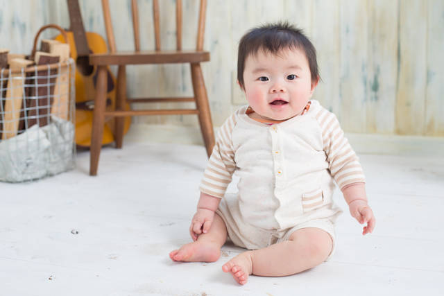 秋生まれの赤ちゃんの服装を徹底解説！室内・外出時の着せ方ガイド付き – エンジェリーベ