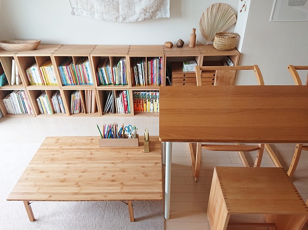 久しぶりの絵本リビング！ ―かなり実用性重視― - MAYU CLUB ～学校司書まゆみの絵本棚～